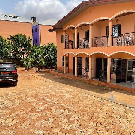 Villa Contemporaine ยาอุนเด ภายนอก รูปภาพ